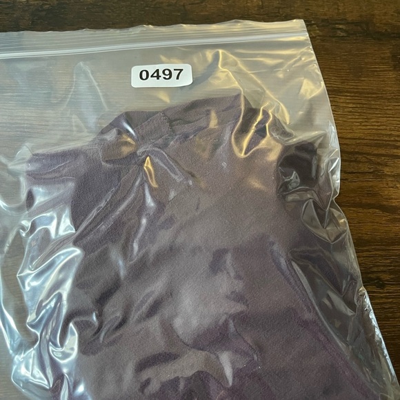 Aritzia Babaton Finley purple plum Silk semi-sheer pull over Blouse Shirt small - Picture 10 of 10